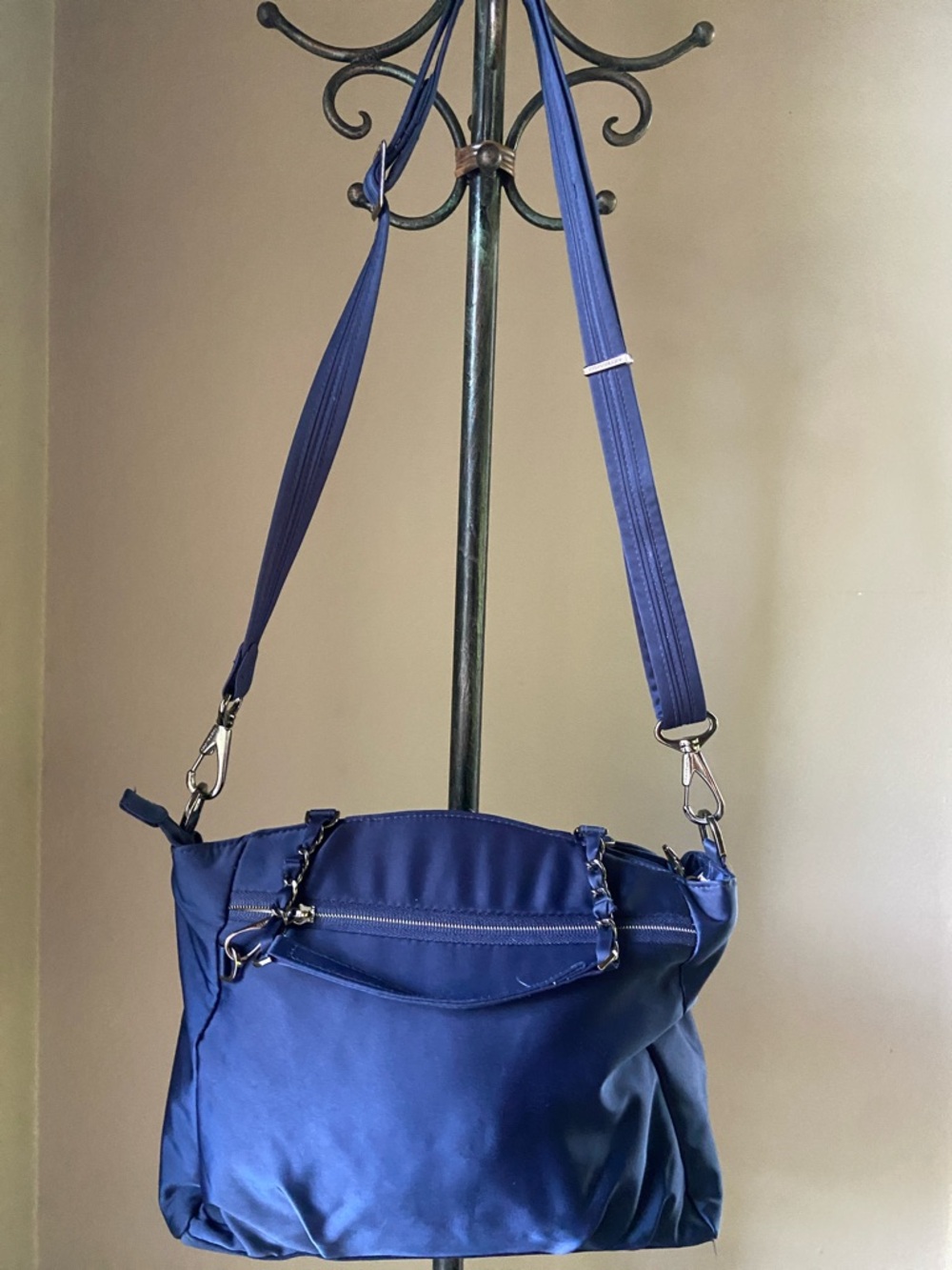 Travelon Parkview Anti-Theft Hobo Crossbody Shoulder Bag Navy - Picture 3 of 10
